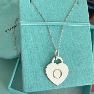 18” Tiffany & Co. Initial O Heart Tag Medium Pendant Necklace